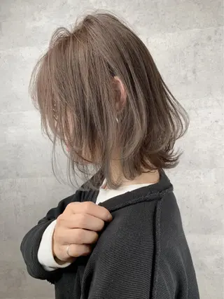 ミディアム アンダーバーホワイト 堺東店のヘアスタイル