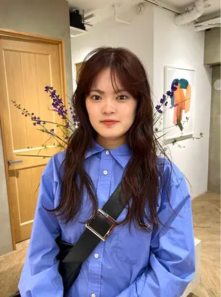 ロング こだわりのレイヤー /透明感カラーのヘアスタイル