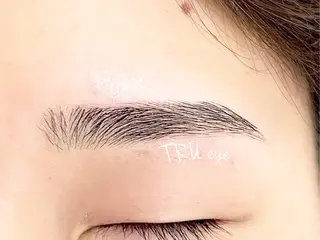 アイブロウ neon hair所属・🩵 JURI🩵のヘアスタイル