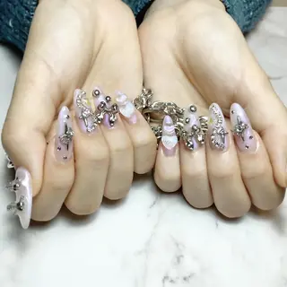 ネイル RAFFINE 月🦋🩵のネイルデザイン