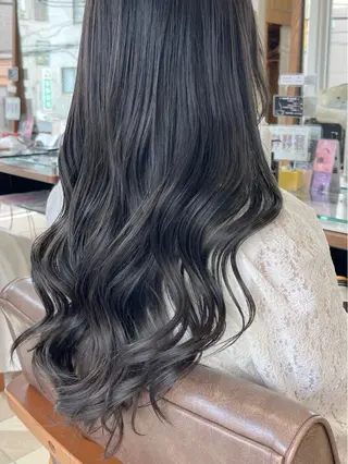 ロング やまだ まいのヘアスタイル