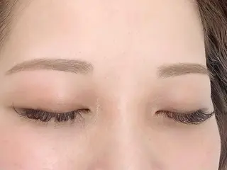 アイブロウ Mellow Mew 酒見あきのマツエク・マツパデザイン