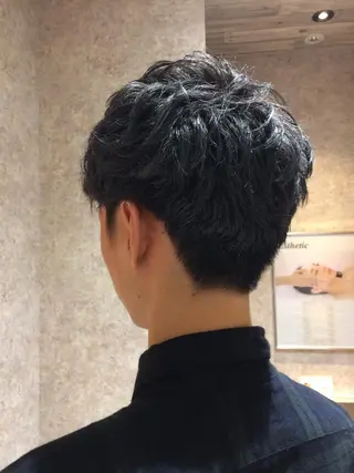 メンズ Kobayashi ハイライト/ショートのヘアスタイル