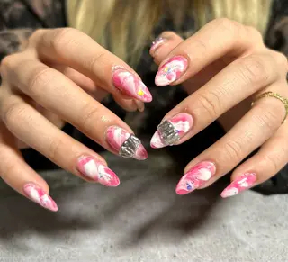 ミディアム 2dy所属・2DY NAIL SALONのネイルデザイン