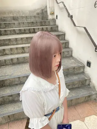 ミディアム Zina/艶髪/ ハイトーン/YUKAのヘアスタイル