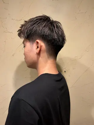 カラー メンズ 千葉 景虎のヘアスタイル