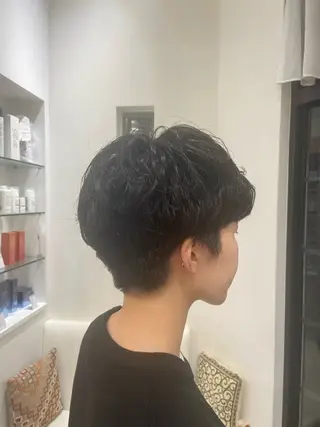 ショート atelier doux dimanche（アトリエ・ドゥー・ディマンシュ）所属・Fukamiレイヤー 透明感カラーのヘアスタイル