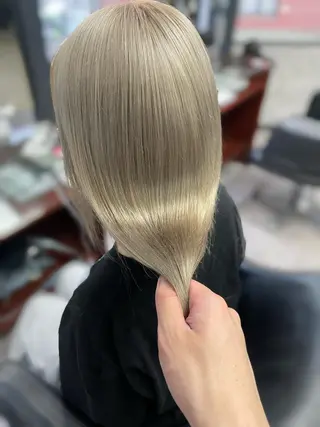 ミディアム ハイトーンエクステ 🎩カズキ🎩のヘアスタイル