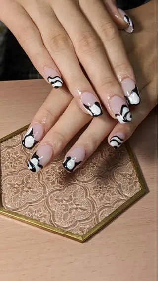 ネイル フラワー ムーンのネイルデザイン