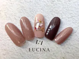 ネイル 新橋 ルキナ スタッフのネイルデザイン