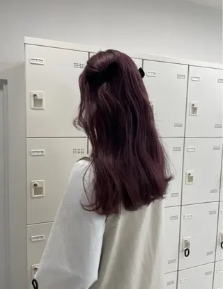 ロング 韓国ヘア/ブリーチ無 しWカラー/オリーブのヘアスタイル