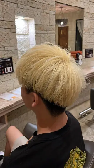 ショート メンズ 透明感カラー/ レイヤー/箕浦 稜真のヘアスタイル