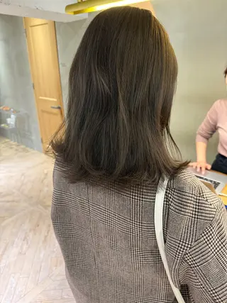 ミディアム 透明感🎀LOREN エリコ🌈のヘアスタイル