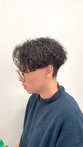 ショート パーマ ヘアアレンジ メンズ 艶カラー の達人のヘアスタイル