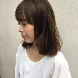 ミディアム カラー THE DAY所属・AKI HASHIMOTOのヘアスタイル