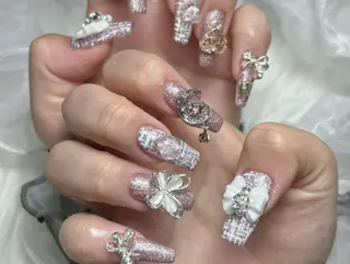 ネイル Shis_🦄shi 韓国風キラキラネイルのネイルデザイン