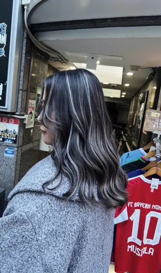 セミロング カラー ROBIN所属・指名数No.1 /NAOYAのヘアスタイル