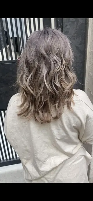 ミディアム カラー AMI Hair  supply所属・髪質改善カラー 韓国風レイヤーのヘアスタイル