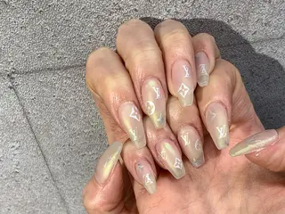 ネイル nailstudio eviz新宿店のネイルデザイン