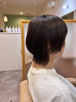 ショート シンセティックヘアデザイン所属・吉井 愛のヘアスタイル