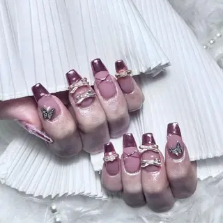 ネイル RAFFINE 月🦋🩵のネイルデザイン