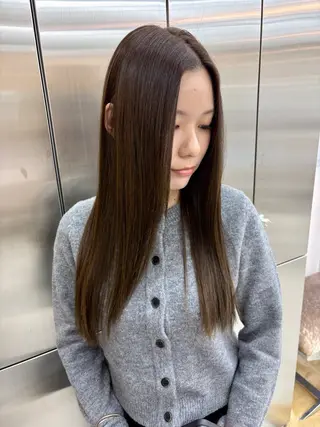 セミロング カラー LOMARLIE / CHIKA🫧のヘアスタイル