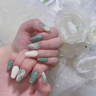 ネイル Queens 榊 まおのネイルデザイン