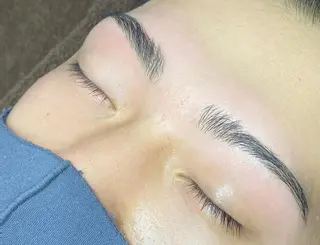 メンズ アイブロウ Uni.Lash【ユニラッシュ】所属・内田 有華のマツエク・マツパデザイン