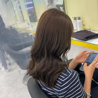 セミロング カラー ヘアアレンジ ☁️縮毛矯正✖️ 透明感☁️りくのヘアスタイル