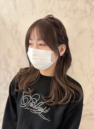 セミロング 朝尾 愛花のヘアスタイル