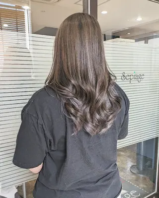 ロング カラー sepiage trois所属・酒井 亜希のヘアスタイル