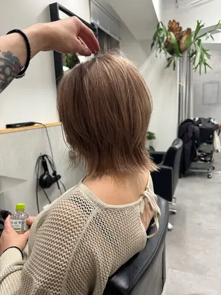 ミディアム laff 新宿所属・切りっぱなしボブ レイヤー/縮毛矯正のヘアスタイル