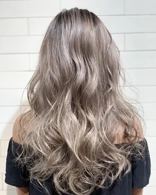 セミロング カラー ヘアアレンジ 髪質改善×ハイトーン 中田啄也のヘアスタイル