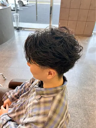 ショート パーマ Oops旧TABOO 早野太郎のヘアスタイル