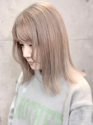 ミディアム 🔷ブリーチバレイヤ ージュ🔷飯野達也のヘアスタイル