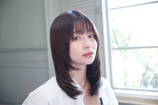 ミディアム : ) SHIORIのヘアスタイル