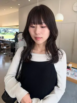 セミロング 古畑 愛美のヘアスタイル