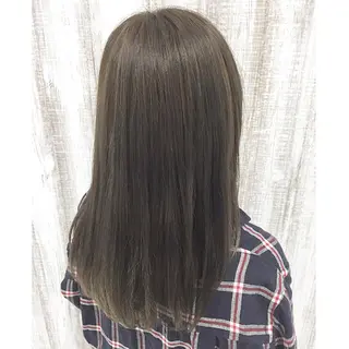 セミロング カラー 透明感♡︎♡︎ 佐々木早苗のヘアスタイル