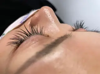 SESUNNY セサニー　SEIRAのマツエク・マツパデザイン