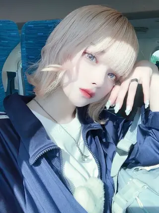 ミディアム カラー 透明感ハイトーン/ ベージュ/りくとのヘアスタイル