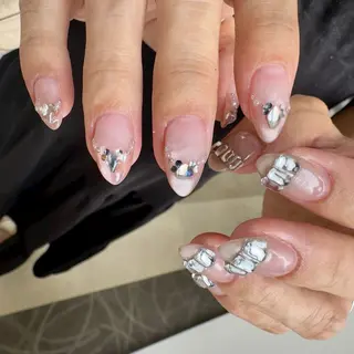 ミディアム m kaori𓃟のネイルデザイン