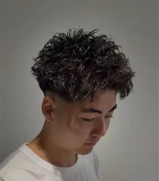 パーマ メンズ SALOWIN梅田茶屋町North店所属・岡田/メンズ特化/パ ーマ&ショートのプロのヘアスタイル