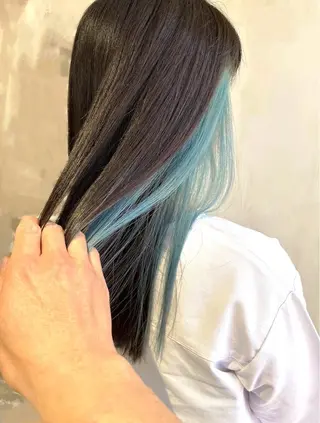 ロング カラー 髪質改善✨透明感カラ ー🌈シエルブルーのヘアスタイル