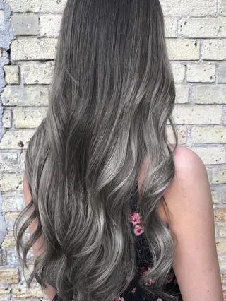 ロング カラー ヘアアレンジ Device ディバイスのヘアスタイル