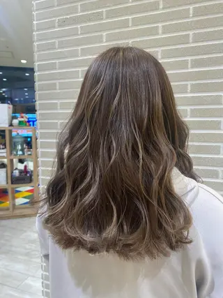 セミロング 植田 菜月のヘアスタイル