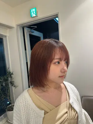 ショート カラー タイトボブ個性派カラ ーAKANEのヘアスタイル