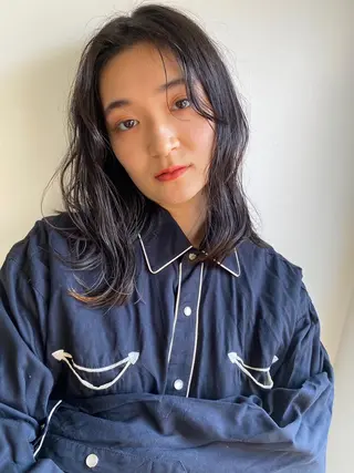 カラー ミディアム パーマ CEINE OURのヘアスタイル