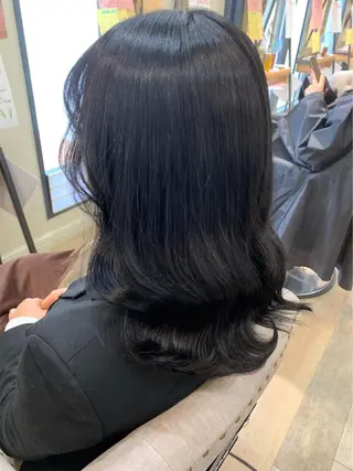 カラー KOKORO 中村 朱里のヘアスタイル