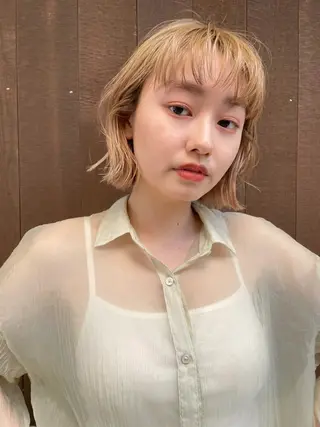 ミディアム カラー 鶴井 美空のヘアスタイル