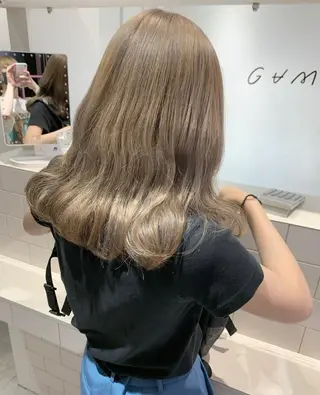 セミロング カラー ヘアアレンジ SALOWIN原宿ash店所属・憧れの艶ハイトーンへ 🌙サイダサキのヘアスタイル